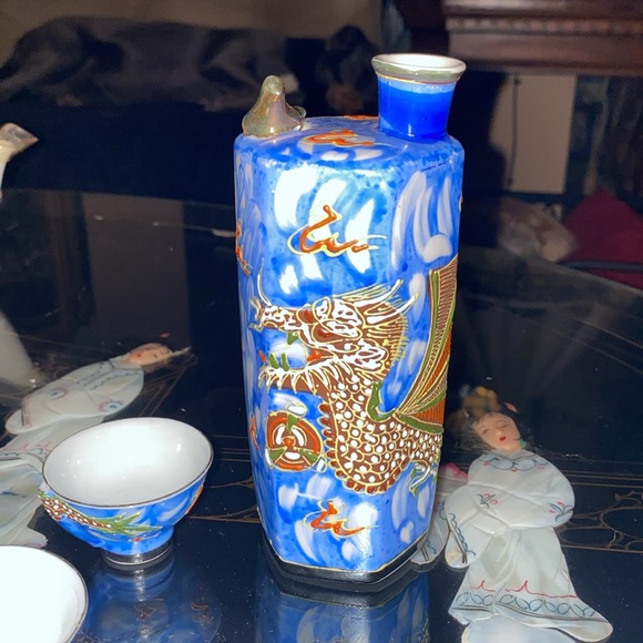Vintage Moriage Dragonware Sake Set- 7 Pieces - Picture 2 of 7